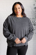 Load image into Gallery viewer, Quick Fix Mineral Wash Crew Neck Pullover in Black