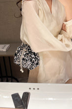 Load image into Gallery viewer, Sequin Chain Drawstring Bucket Bag